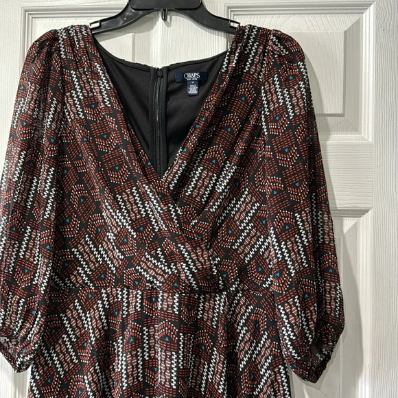 CHAPS Beautiful Dress - Picture 5 of 12